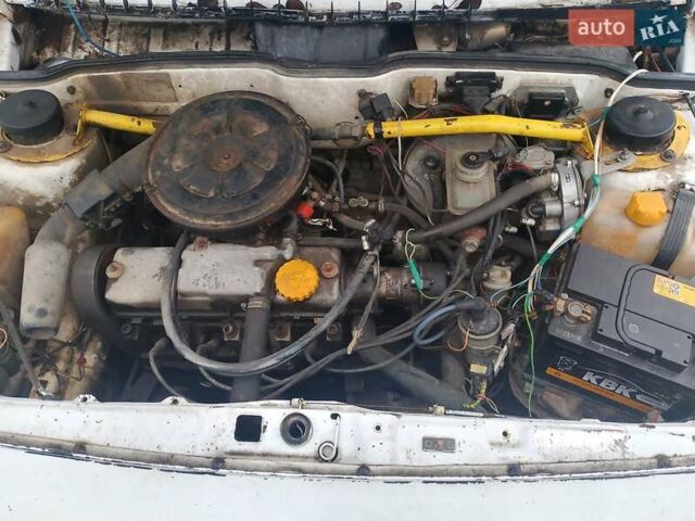 Белый ВАЗ 2108, объемом двигателя 1.1 л и пробегом 175 тыс. км за 600 $, фото 3 на Automoto.ua