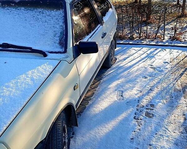 Белый ВАЗ 2108, объемом двигателя 1.1 л и пробегом 400 тыс. км за 850 $, фото 5 на Automoto.ua