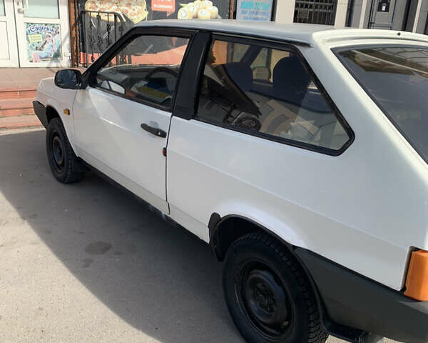 Белый ВАЗ 2108, объемом двигателя 1.3 л и пробегом 90 тыс. км за 899 $, фото 3 на Automoto.ua