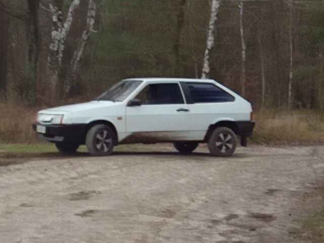 Белый ВАЗ 2108, объемом двигателя 1.5 л и пробегом 100 тыс. км за 851 $, фото 6 на Automoto.ua