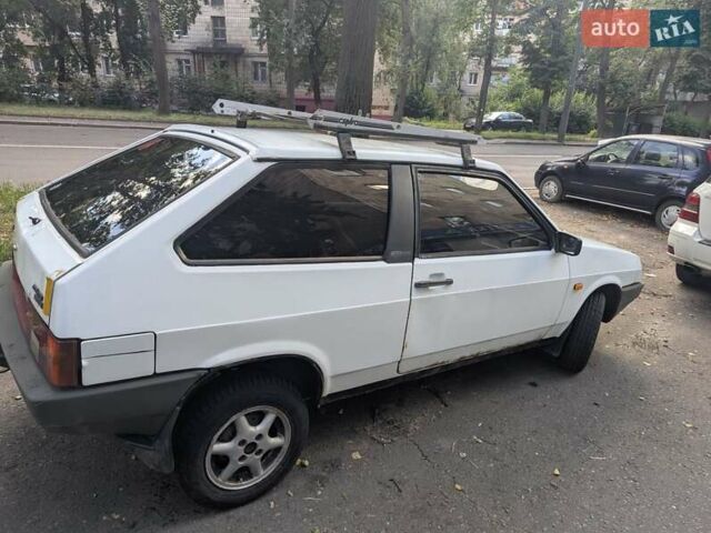 Белый ВАЗ 2108, объемом двигателя 1.5 л и пробегом 42 тыс. км за 699 $, фото 7 на Automoto.ua