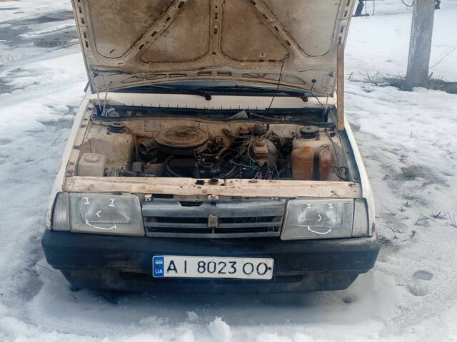 Белый ВАЗ 2108, объемом двигателя 1.3 л и пробегом 200 тыс. км за 400 $, фото 6 на Automoto.ua
