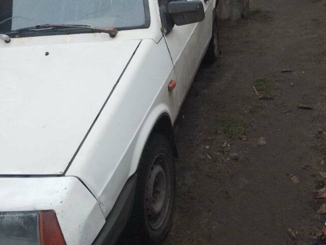 Белый ВАЗ 2108, объемом двигателя 1.5 л и пробегом 200 тыс. км за 699 $, фото 4 на Automoto.ua