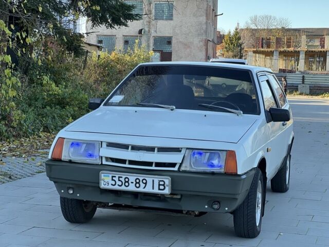 Белый ВАЗ 2108, объемом двигателя 1.5 л и пробегом 180 тыс. км за 750 $, фото 1 на Automoto.ua