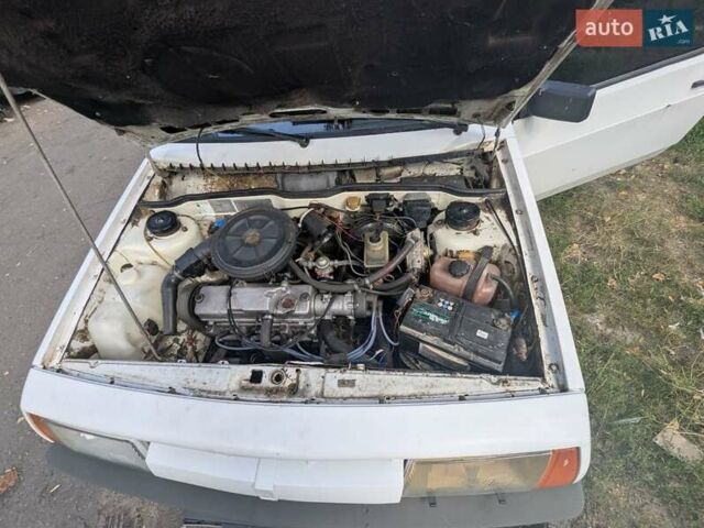 Белый ВАЗ 2108, объемом двигателя 1.5 л и пробегом 42 тыс. км за 699 $, фото 1 на Automoto.ua