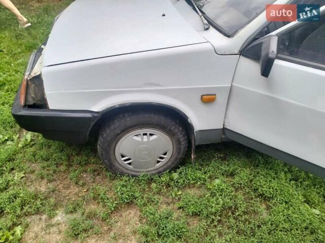 Белый ВАЗ 2108, объемом двигателя 1.5 л и пробегом 100 тыс. км за 700 $, фото 2 на Automoto.ua