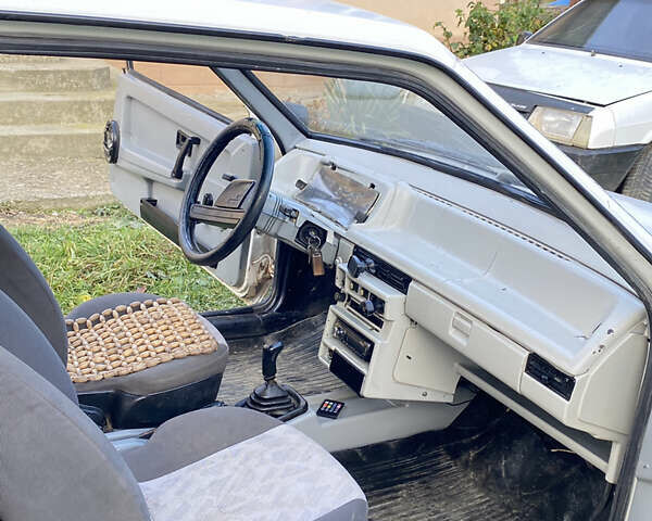 Белый ВАЗ 2108, объемом двигателя 1.3 л и пробегом 120 тыс. км за 1400 $, фото 5 на Automoto.ua