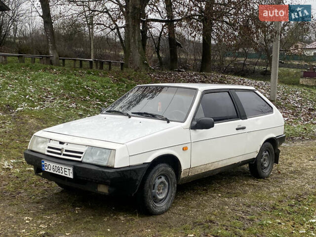 Белый ВАЗ 2108, объемом двигателя 1.29 л и пробегом 300 тыс. км за 650 $, фото 3 на Automoto.ua