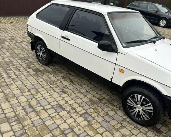 Белый ВАЗ 2108, объемом двигателя 1.29 л и пробегом 150 тыс. км за 700 $, фото 3 на Automoto.ua