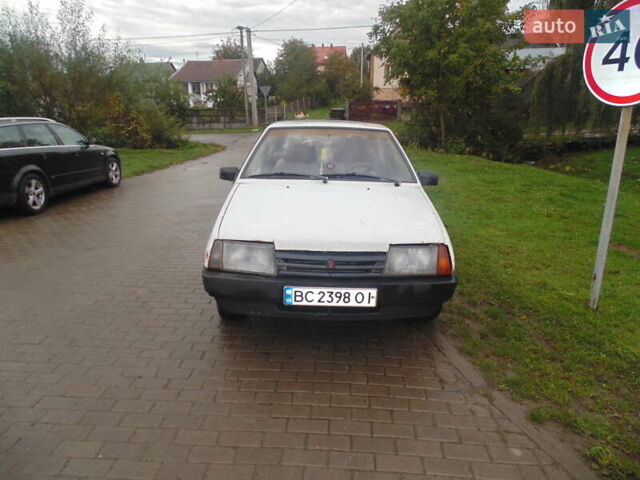 Белый ВАЗ 2108, объемом двигателя 1.3 л и пробегом 140 тыс. км за 600 $, фото 3 на Automoto.ua