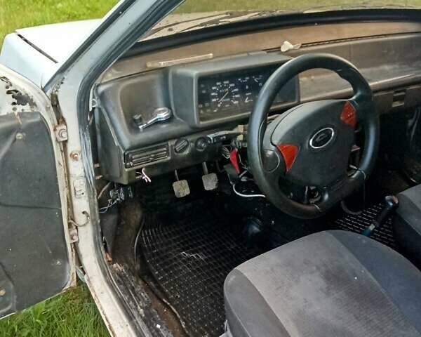 Белый ВАЗ 2108, объемом двигателя 1.5 л и пробегом 500 тыс. км за 300 $, фото 5 на Automoto.ua