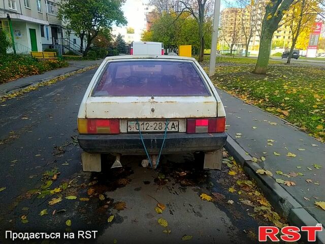 ВАЗ 2108 1991 в Харькове на Automoto.ua Белый ВАЗ 2108, объемом двигателя 1.5 л и пробегом 250 тыс. км за 350 $, фото 2 на Automoto.ua