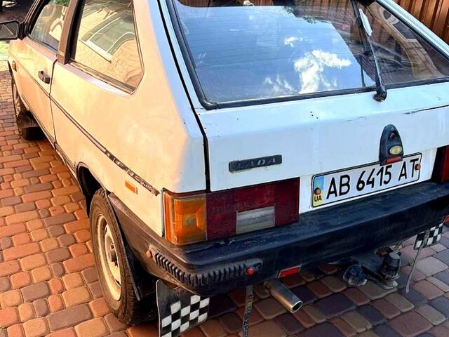 Белый ВАЗ 2108, объемом двигателя 1.3 л и пробегом 300 тыс. км за 800 $, фото 4 на Automoto.ua