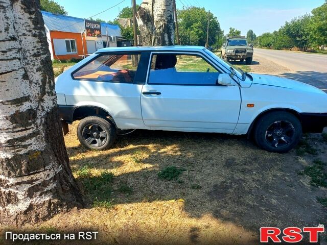 Белый ВАЗ 2108, объемом двигателя 1.3 л и пробегом 0 тыс. км за 1000 $, фото 2 на Automoto.ua
