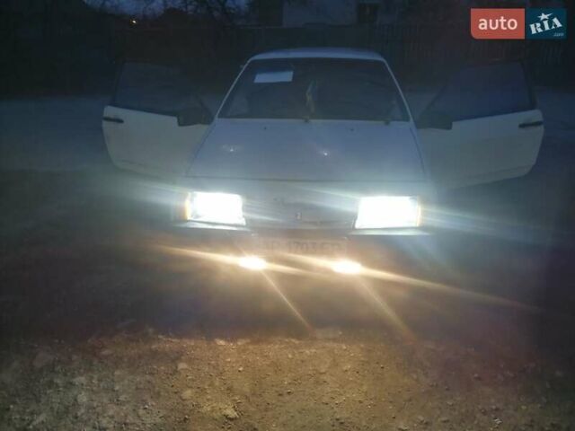 ВАЗ 2108 1991 у Запоріжжя на Automoto.ua Білий ВАЗ 2108, об'ємом двигуна 1.5 л та пробігом 138 тис. км за 1300 $, фото 2 на Automoto.ua