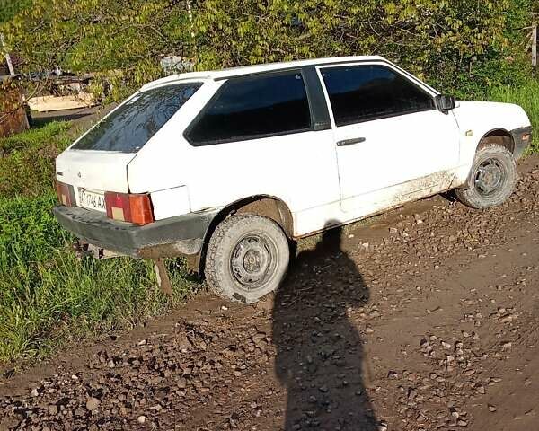 Белый ВАЗ 2108, объемом двигателя 1.5 л и пробегом 500 тыс. км за 300 $, фото 1 на Automoto.ua