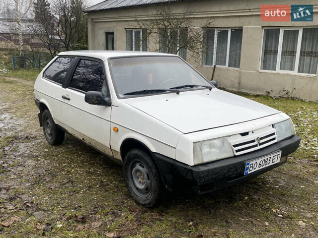 Белый ВАЗ 2108, объемом двигателя 1.29 л и пробегом 300 тыс. км за 650 $, фото 2 на Automoto.ua