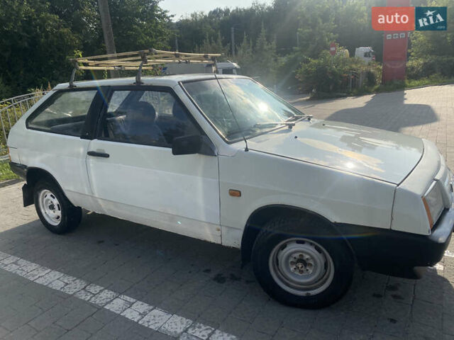 Белый ВАЗ 2108, объемом двигателя 1.3 л и пробегом 72 тыс. км за 950 $, фото 1 на Automoto.ua