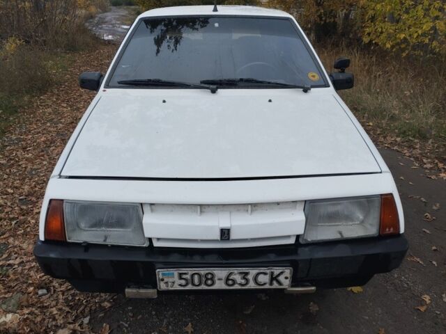 Белый ВАЗ 2108, объемом двигателя 1.5 л и пробегом 300 тыс. км за 1000 $, фото 7 на Automoto.ua