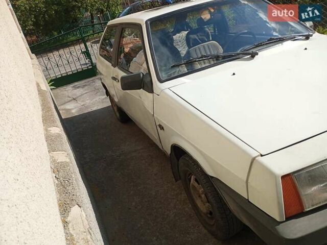 Белый ВАЗ 2108, объемом двигателя 1.1 л и пробегом 100 тыс. км за 700 $, фото 2 на Automoto.ua