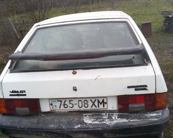 Белый ВАЗ 2108, объемом двигателя 1.55 л и пробегом 500 тыс. км за 600 $, фото 6 на Automoto.ua