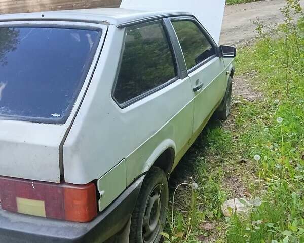 Белый ВАЗ 2108, объемом двигателя 1.5 л и пробегом 500 тыс. км за 300 $, фото 2 на Automoto.ua