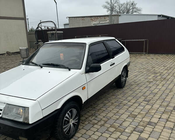 Белый ВАЗ 2108, объемом двигателя 1.29 л и пробегом 150 тыс. км за 700 $, фото 1 на Automoto.ua