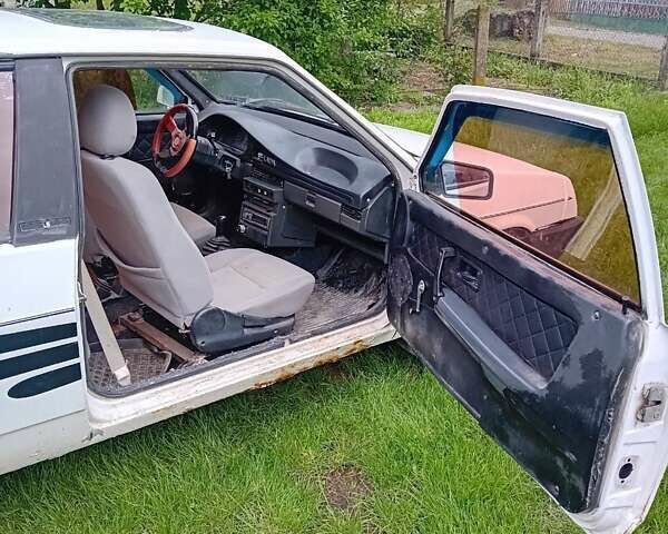 Белый ВАЗ 2108, объемом двигателя 1.29 л и пробегом 58 тыс. км за 650 $, фото 7 на Automoto.ua