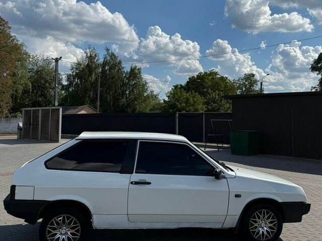 Белый ВАЗ 2108, объемом двигателя 1.5 л и пробегом 280 тыс. км за 1500 $, фото 3 на Automoto.ua