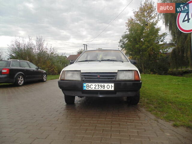 Белый ВАЗ 2108, объемом двигателя 1.3 л и пробегом 140 тыс. км за 600 $, фото 1 на Automoto.ua