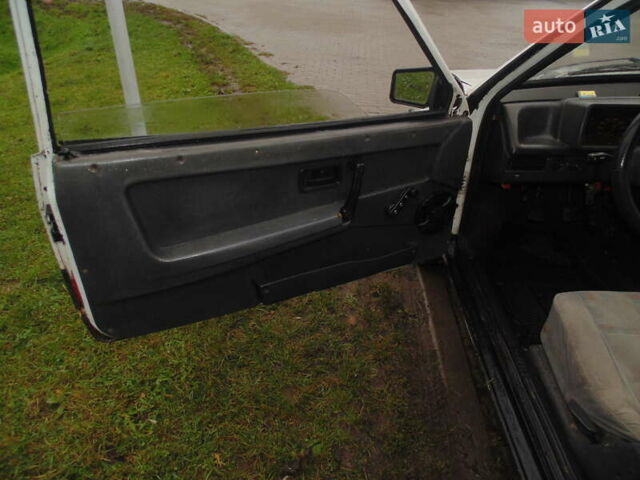 Белый ВАЗ 2108, объемом двигателя 1.3 л и пробегом 140 тыс. км за 600 $, фото 11 на Automoto.ua