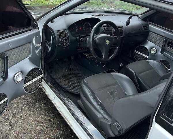 Белый ВАЗ 2108, объемом двигателя 1.3 л и пробегом 200 тыс. км за 1500 $, фото 6 на Automoto.ua