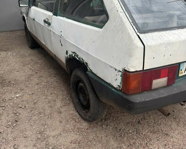 Белый ВАЗ 2108, объемом двигателя 1.5 л и пробегом 200 тыс. км за 400 $, фото 2 на Automoto.ua