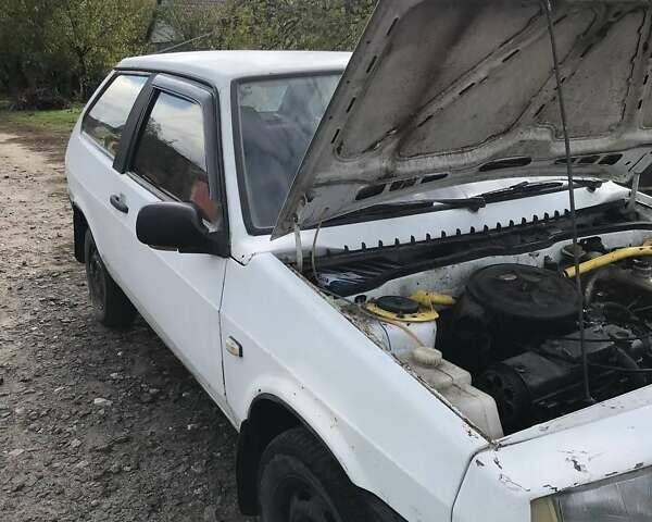 Белый ВАЗ 2108, объемом двигателя 1.3 л и пробегом 380 тыс. км за 591 $, фото 4 на Automoto.ua
