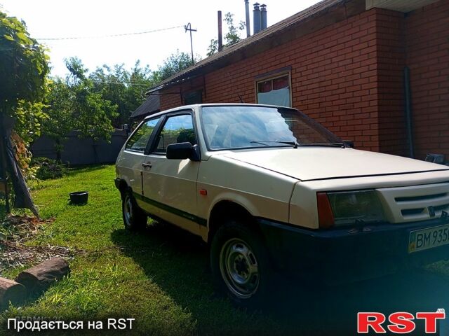 Белый ВАЗ 2108, объемом двигателя 1.3 л и пробегом 300 тыс. км за 1200 $, фото 1 на Automoto.ua