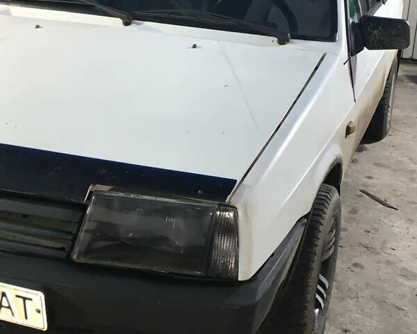 Белый ВАЗ 2108, объемом двигателя 1.5 л и пробегом 100 тыс. км за 799 $, фото 5 на Automoto.ua