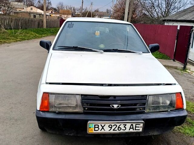 Белый ВАЗ 2108, объемом двигателя 1.5 л и пробегом 150 тыс. км за 600 $, фото 1 на Automoto.ua
