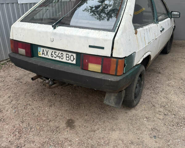 Белый ВАЗ 2108, объемом двигателя 1.5 л и пробегом 200 тыс. км за 600 $, фото 1 на Automoto.ua