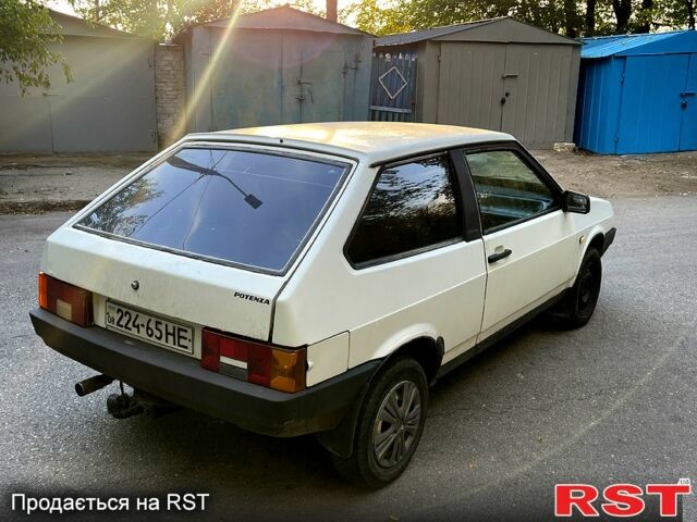 Белый ВАЗ 2108, объемом двигателя 1.5 л и пробегом 368 тыс. км за 799 $, фото 3 на Automoto.ua