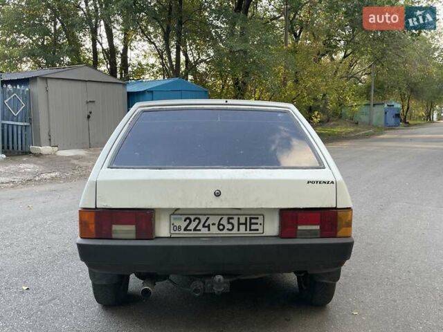 Белый ВАЗ 2108, объемом двигателя 1.5 л и пробегом 165 тыс. км за 799 $, фото 3 на Automoto.ua