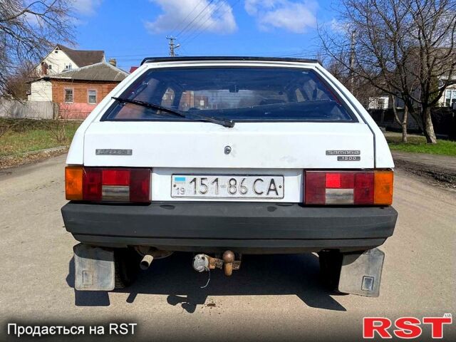 Белый ВАЗ 2108, объемом двигателя 15 л и пробегом 225 тыс. км за 1000 $, фото 3 на Automoto.ua