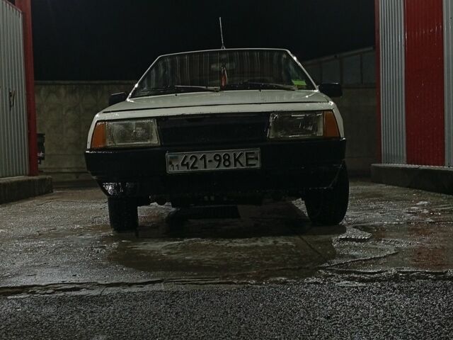 Белый ВАЗ 2108, объемом двигателя 0 л и пробегом 12 тыс. км за 356 $, фото 2 на Automoto.ua