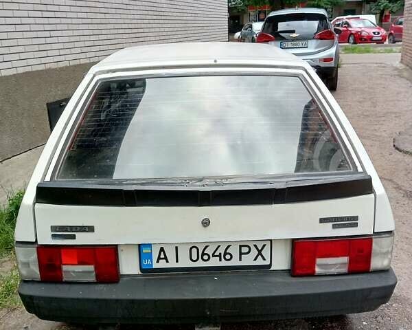 Белый ВАЗ 2108, объемом двигателя 1.29 л и пробегом 250 тыс. км за 950 $, фото 2 на Automoto.ua