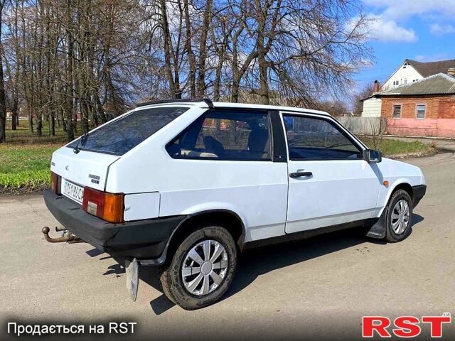 Белый ВАЗ 2108, объемом двигателя 15 л и пробегом 225 тыс. км за 1000 $, фото 2 на Automoto.ua