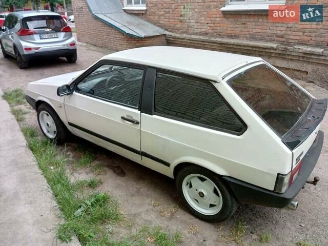 Белый ВАЗ 2108, объемом двигателя 1.29 л и пробегом 250 тыс. км за 950 $, фото 4 на Automoto.ua