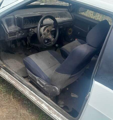 Белый ВАЗ 2108, объемом двигателя 1.5 л и пробегом 500 тыс. км за 672 $, фото 2 на Automoto.ua