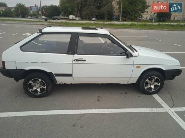 Белый ВАЗ 2108, объемом двигателя 1.3 л и пробегом 200 тыс. км за 700 $, фото 7 на Automoto.ua