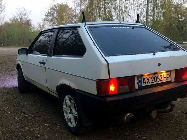 Белый ВАЗ 2108, объемом двигателя 1.5 л и пробегом 200 тыс. км за 900 $, фото 2 на Automoto.ua