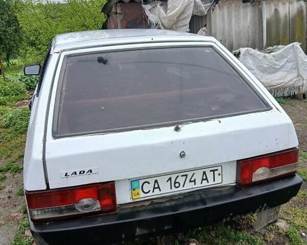 Белый ВАЗ 2108, объемом двигателя 1 л и пробегом 350 тыс. км за 700 $, фото 2 на Automoto.ua