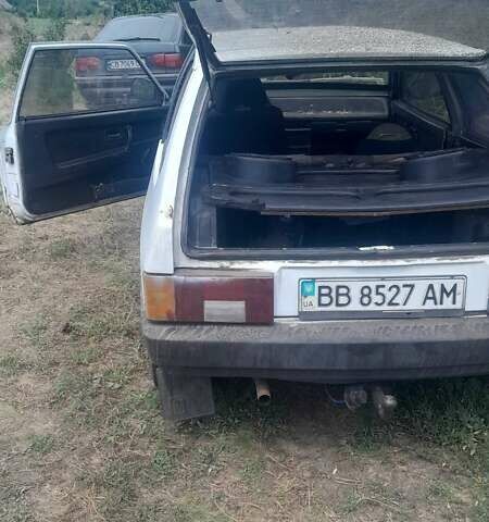 Белый ВАЗ 2108, объемом двигателя 1.5 л и пробегом 500 тыс. км за 672 $, фото 1 на Automoto.ua